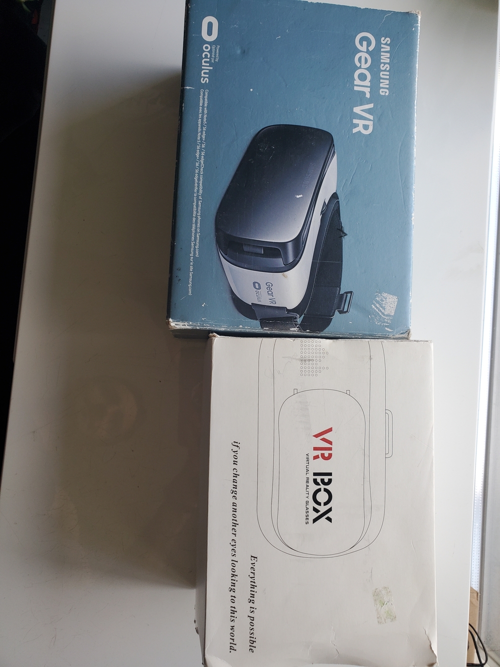 Samsung Gear VR Headset - Black and White